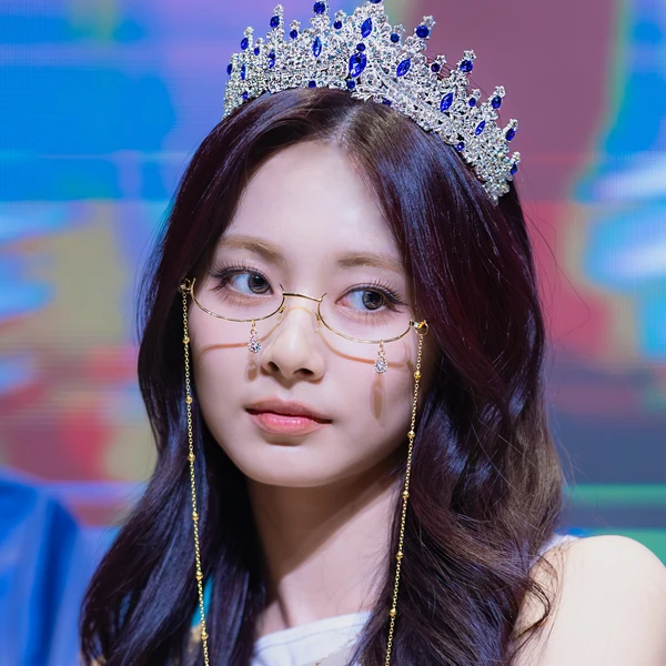 오늘 가장 사랑받은 쯔위 (TWICE)의 모습