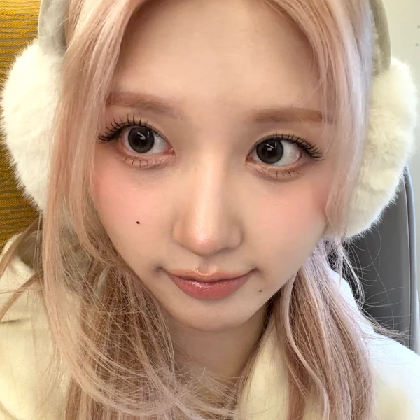 가을 (IVE) 팬심 가득한 인기 사진