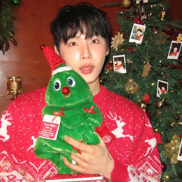 Foto Populer Penuh Cinta untuk Jeon Woong (AB6IX)