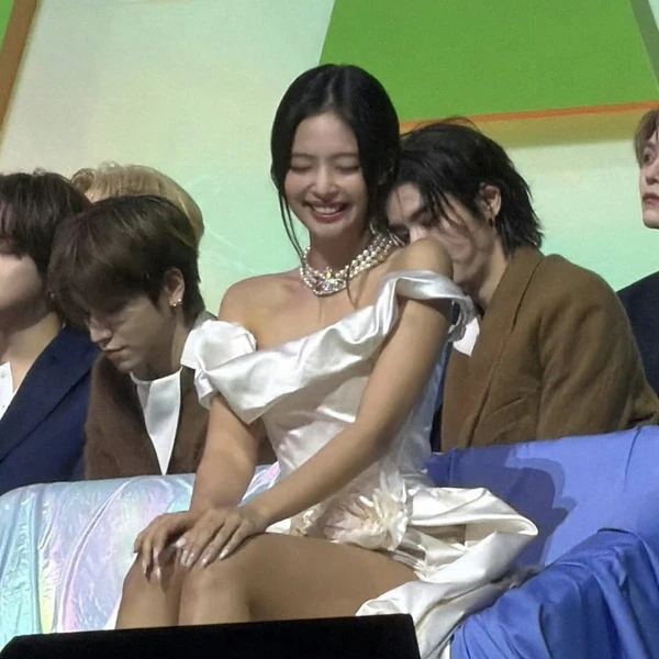 Today's Most Loved BLACKPINK