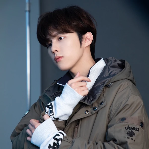 Today's Most Loved Kim Wooseok