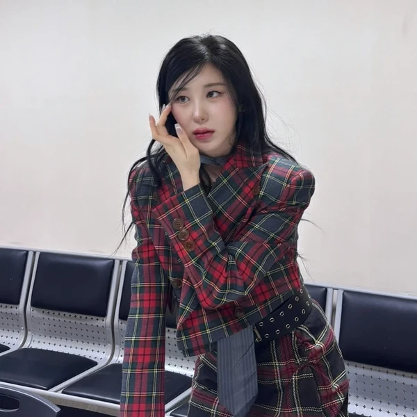 Top Photo Full of Lee Chaeyeon Love