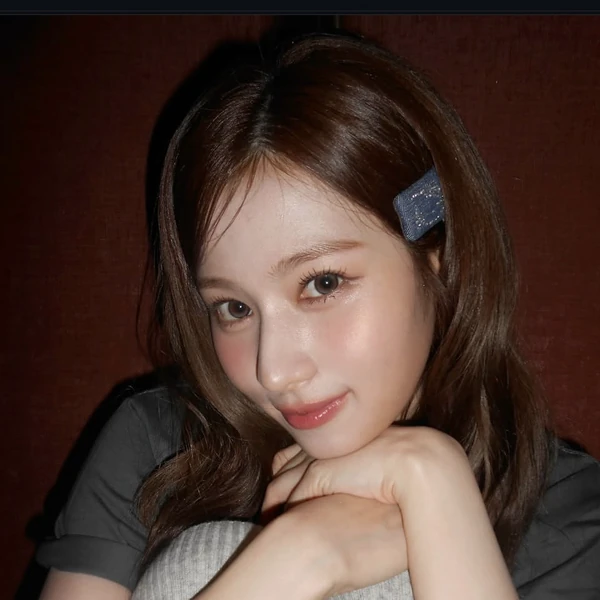 오늘 가장 사랑받은 사나 (TWICE)의 모습