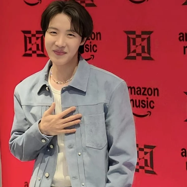 제이홉 (방탄소년단) 팬심 가득한 인기 사진