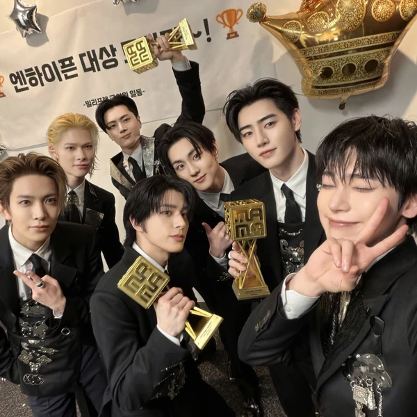 ENHYPEN 팬심 가득한 인기 사진