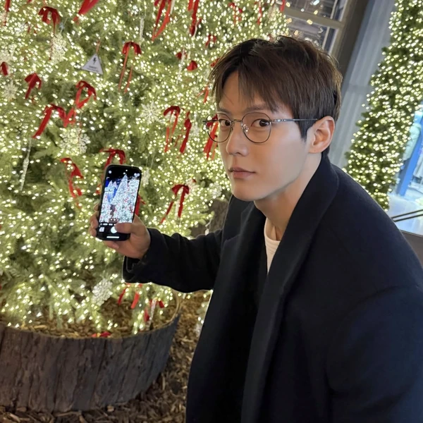 Top Photo Full of Lee Minhyuk (BTOB) Love