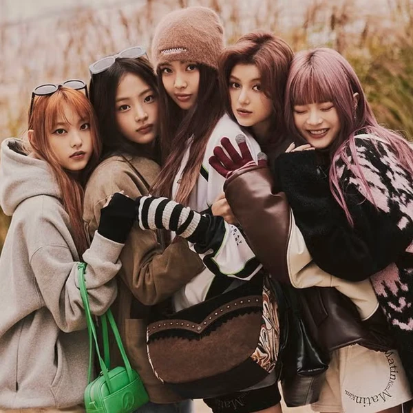 Top Photo Full of NewJeans Love