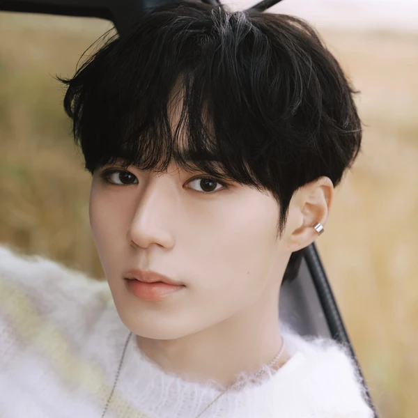 Top Photo Full of Kim Junseo (ALPHA DRIVE ONE) Love