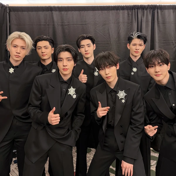 Top Photo Full of ENHYPEN Love