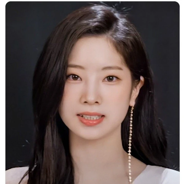 오늘 가장 사랑받은 다현 (TWICE)의 모습