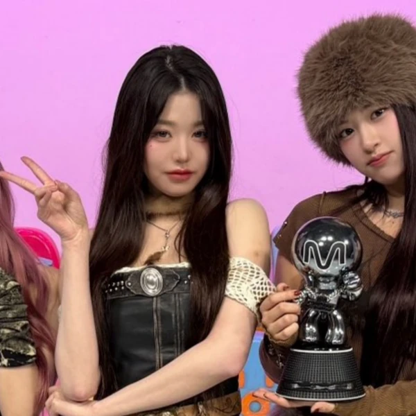 Top Photo Full of IVE Love