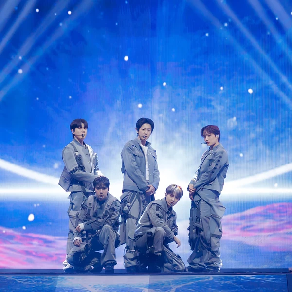 今天最受喜爱的EXO