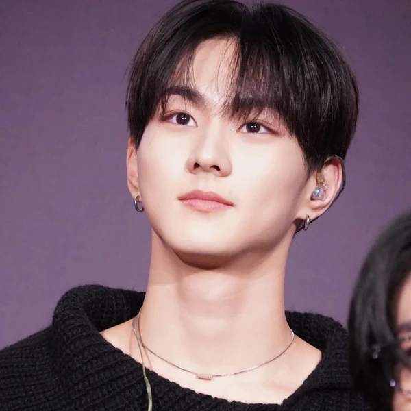 Today's Most Loved Jungwon (ENHYPEN)