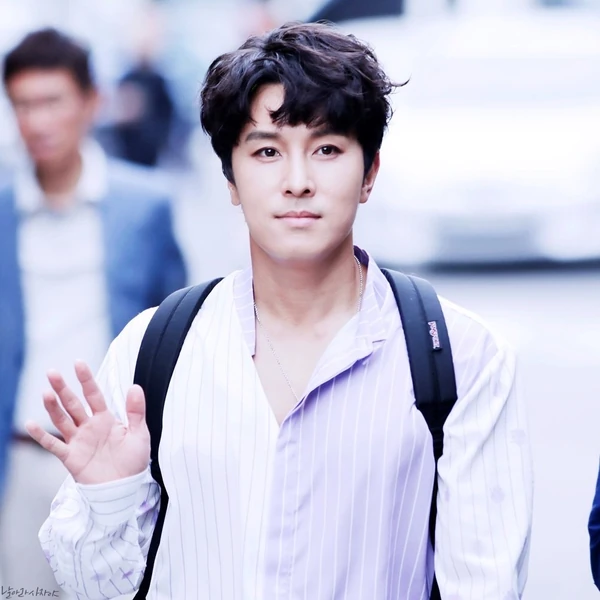 Top Photo Full of Kim Dongwan (SHINHWA) Love