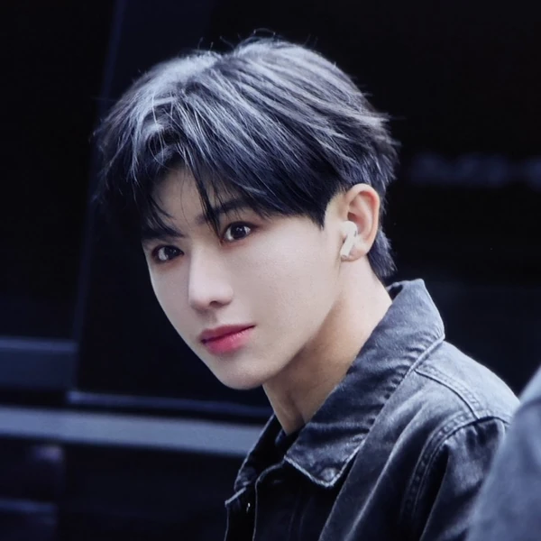 Top Photo Full of Yi Chen (MODYSSEY) Love