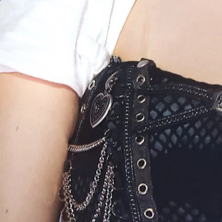 오늘 가장 사랑받은 레이 (IVE)의 모습