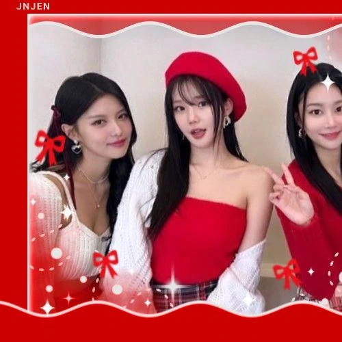 Top Photo Full of MOMOLAND Love