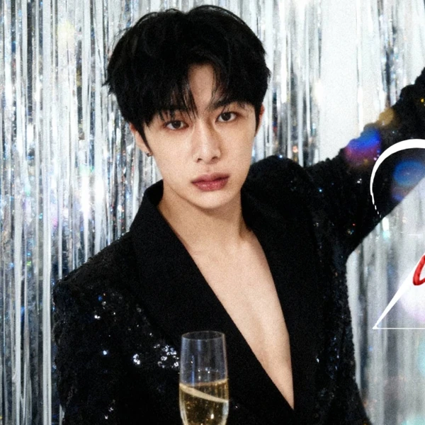 Foto perwakilan Hyungwon (MONSTA X) yang penuh pesona