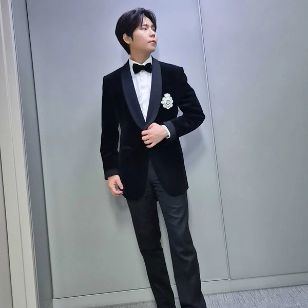 Today's Most Loved Jung Seunghwan