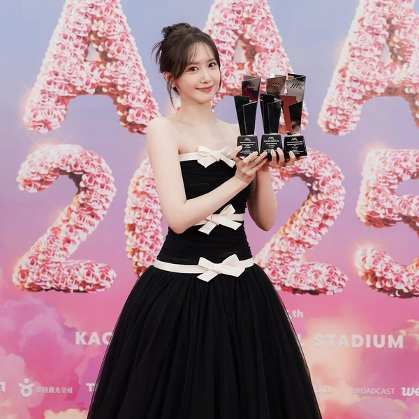 Today's Most Loved Yoona (Girls' Generation)