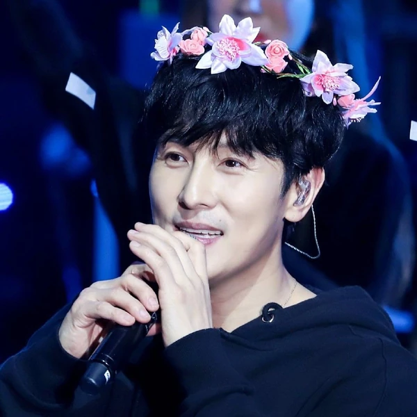 Today's Most Loved Kim Dongwan (SHINHWA)