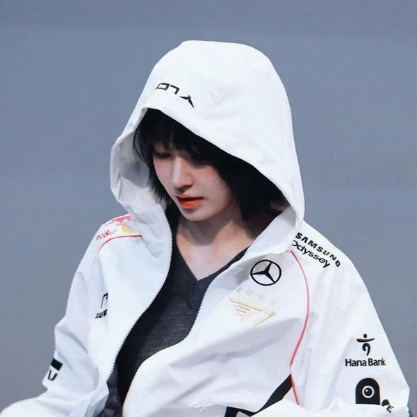 Fans' Pick: Best Moment of Sakura (LE SSERAFIM)