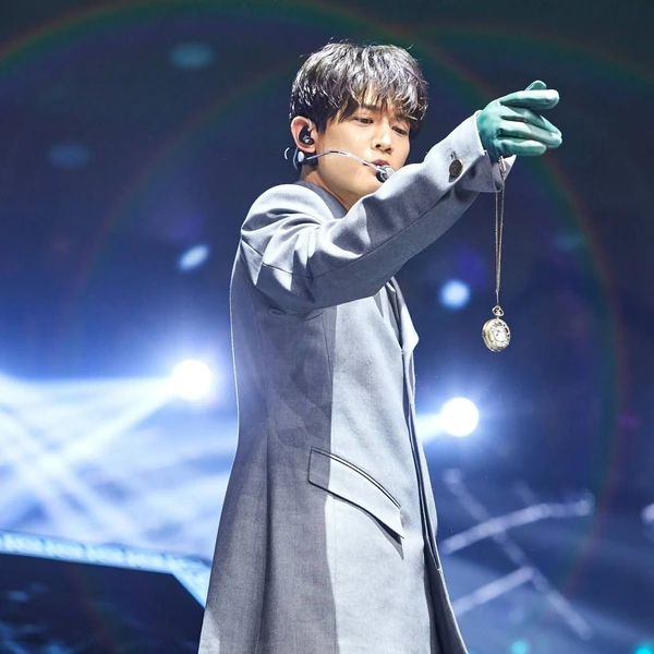 Top Photo Full of Minho (SHINee) Love