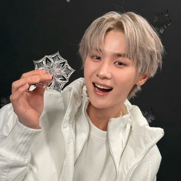 Top Photo Full of KUN (WayV) Love