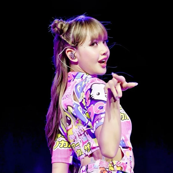 Top Photo Full of Lisa (BLACKPINK) Love