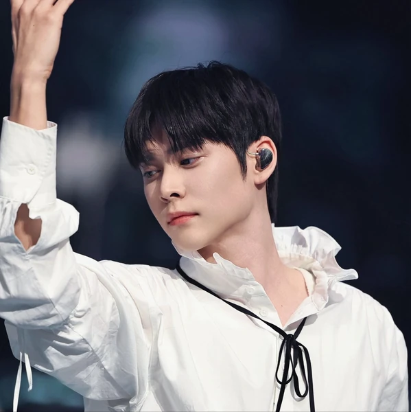 充滿粉絲愛意的Eunseok (RIIZE)人氣照片