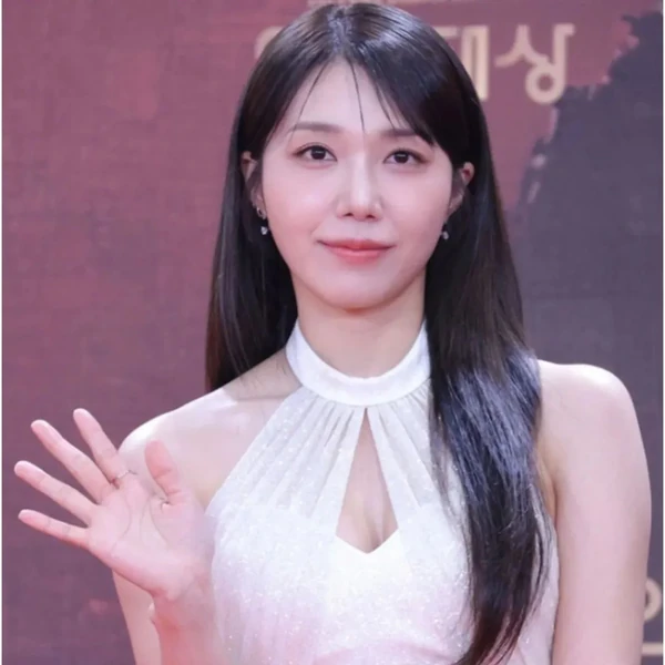 Momen Terbaik Jeong Eunji (Apink) Pilihan Penggemar