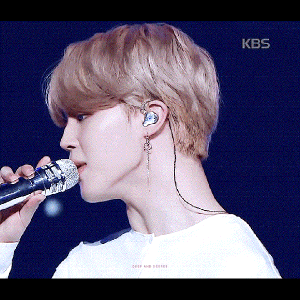 오늘 가장 사랑받은 지민 (방탄소년단)의 모습