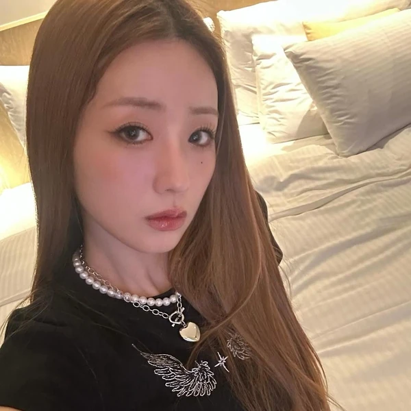 Penampilan Yoon Bomi (Apink) yang Paling Dicintai Hari Ini