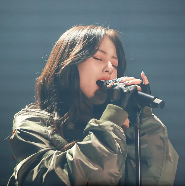 오늘 가장 사랑받은 지효 (TWICE)의 모습