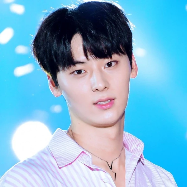 Today's Most Loved Hwang Minhyun