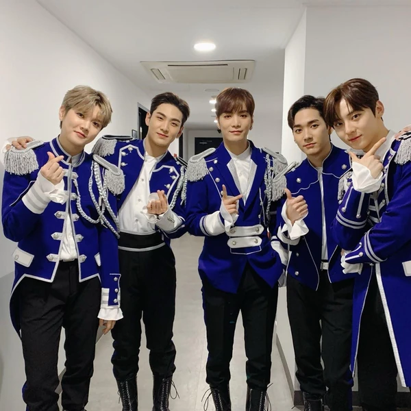 뉴이스트 팬심 가득한 인기 사진