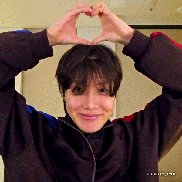 Penampilan j-hope (BTS) yang Paling Dicintai Hari Ini