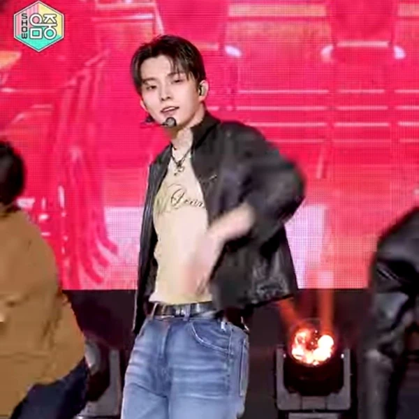 Top Photo Full of Q (THE BOYZ) Love