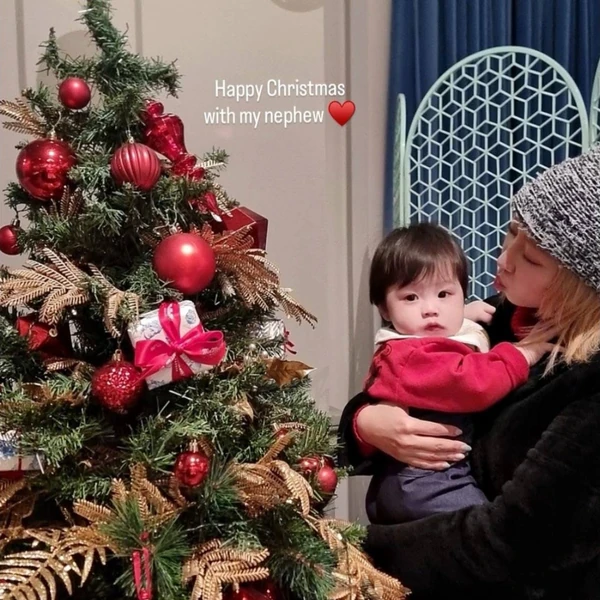 Today's Most Loved Minzy (2NE1)