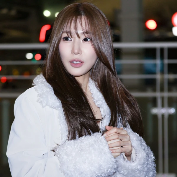 Top Photo Full of Tiffany Young (Girls' Generation) Love