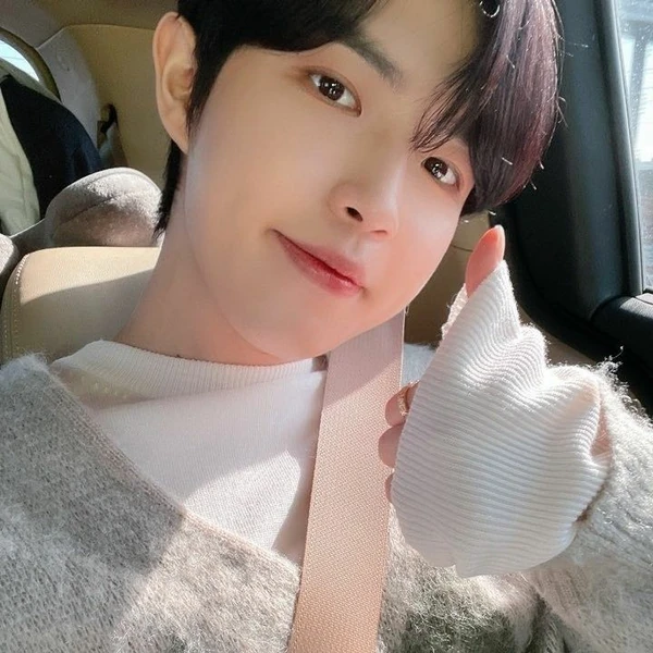 Penampilan Kim Jaehwan yang Paling Dicintai Hari Ini