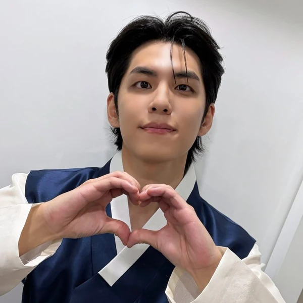 充滿粉絲愛意的元弼 (DAY6)人氣照片