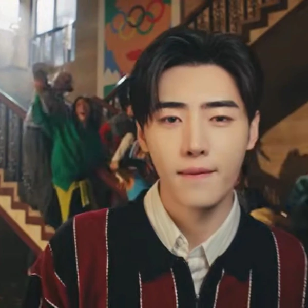 Foto Populer Penuh Cinta untuk Sunghoon (ENHYPEN)