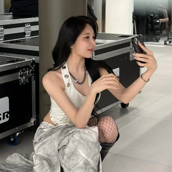 Top Photo Full of Lee Chaeyeon Love