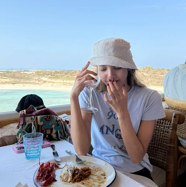 Top Photo Full of Lisa (BLACKPINK) Love