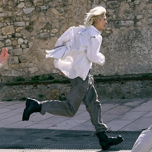 Signature photo of NI-KI (ENHYPEN) capturing their charm