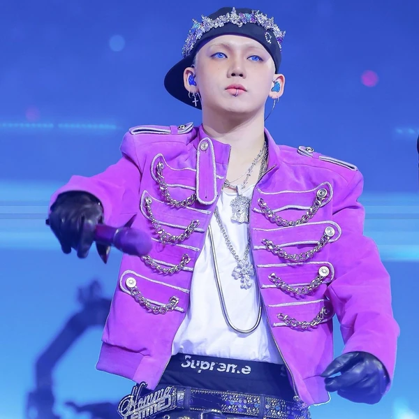 Foto Populer Penuh Cinta untuk TREASURE