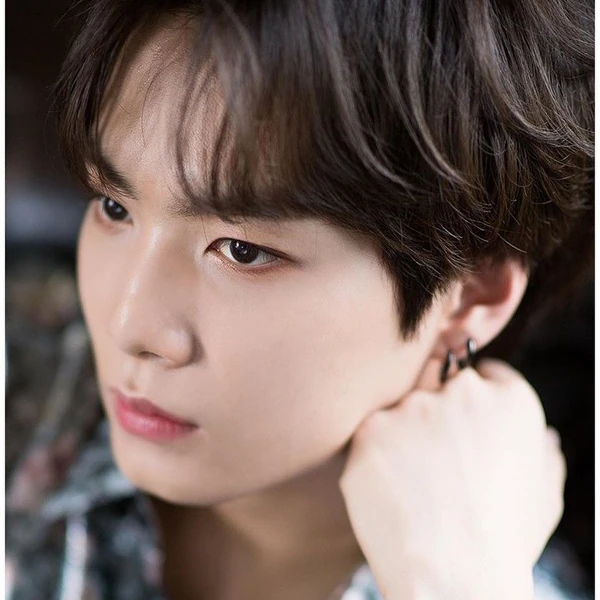 Penampilan Kim Jonghyeon yang Paling Dicintai Hari Ini