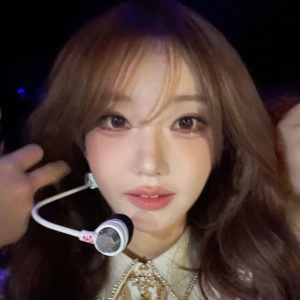 充满粉丝爱意的QWER人气照片