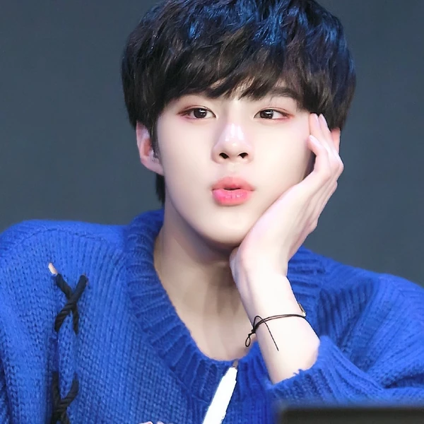 Today's Most Loved Kim Wooseok